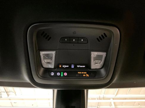 Used 2022 Chevrolet Traverse LT AWD/4WD image 23