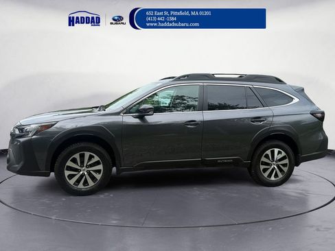 Used 2024 Subaru Outback Premium AWD/4WD image 2