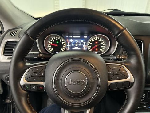 Used 2019 Jeep Compass Latitude w/ Popular Equipment Group AWD/4WD image 11