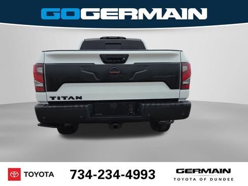 Used 2020 Nissan Titan PRO-4X w/ Pro-4x Convenience Package image 9
