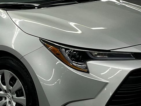 Used 2024 Toyota Corolla LE image 39