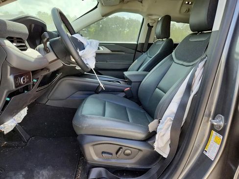 Used 2025 Ford Explorer Active w/ Active Comfort Package RWD image 7