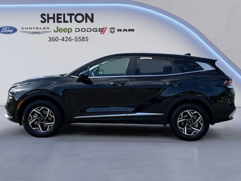 Used 2024 Kia Sportage LX AWD/4WD image 3
