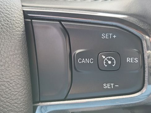 Used 2022 RAM 1500 Big Horn w/ Built-to-serve Edition image 18