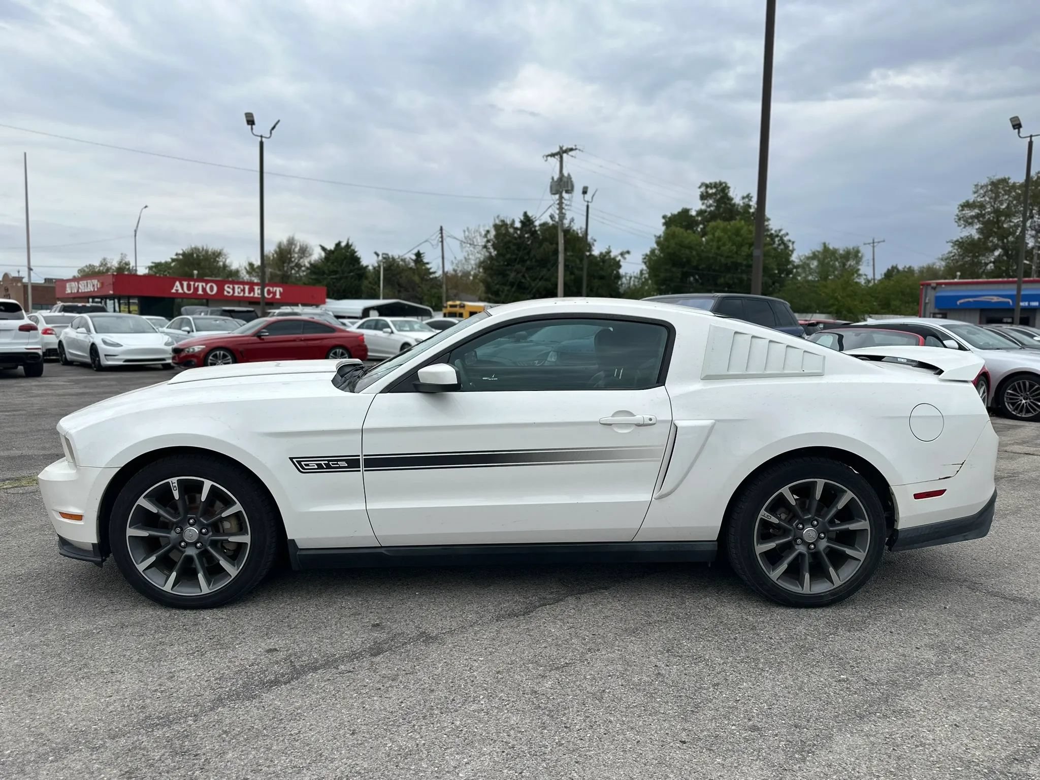 Used 2012 Ford Mustang GT Premium RWD image 8