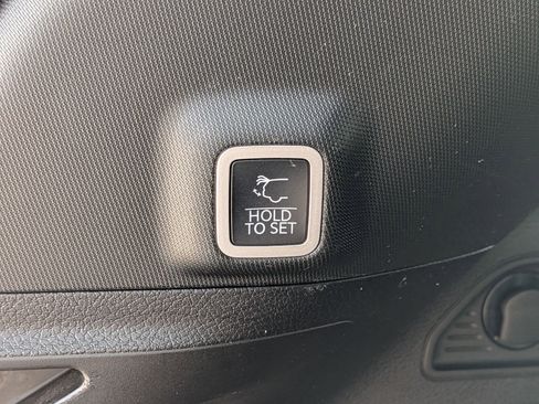 Used 2023 Jeep Grand Cherokee Overland w/ Adv Protech Group III image 35