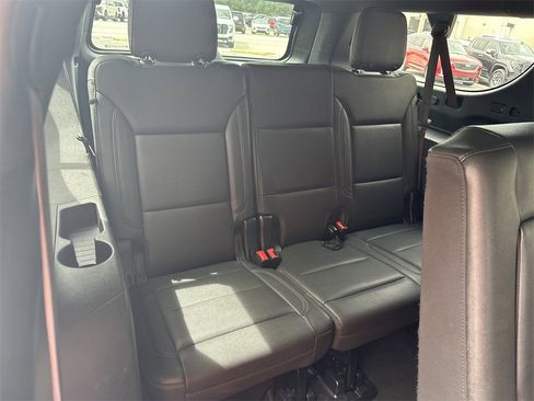 Used 2023 Chevrolet Suburban LT image 38