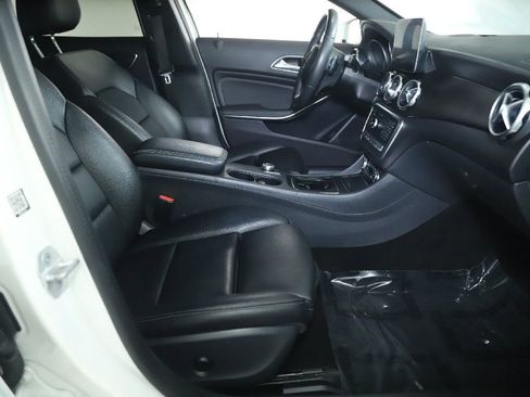 Used 2018 Mercedes-Benz GLA 250 4MATIC image 35