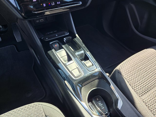 Used 2022 Chevrolet Bolt EUV LT FWD image 17