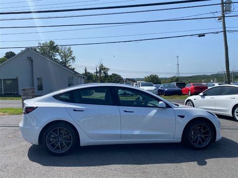 Used 2023 Tesla Model 3 Standard Range RWD image 2