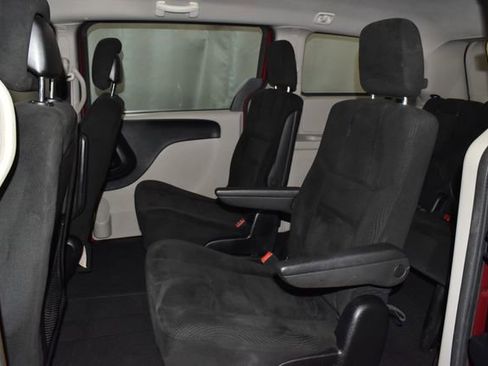 Used 2016 Dodge Grand Caravan American Value Package w/ UConnect Hands-Free Group FWD image 24