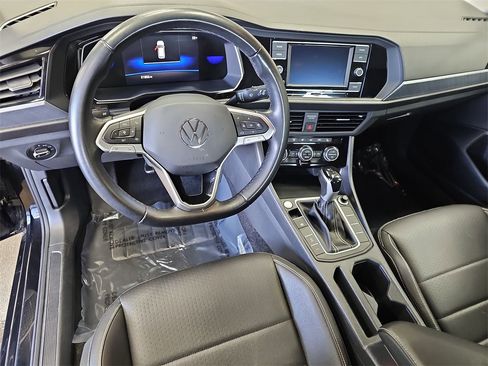 Used 2024 Volkswagen Jetta SE image 15