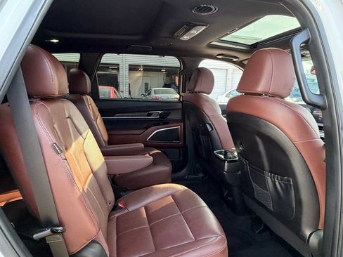 Used 2024 Kia Telluride SX FWD image 16