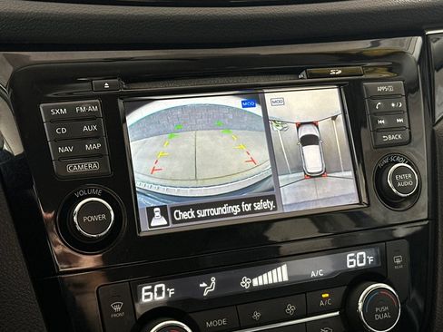 Used 2017 Nissan Rogue Sport SL FWD image 19