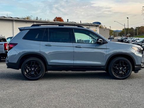Used 2024 Honda Passport Black Edition image 2
