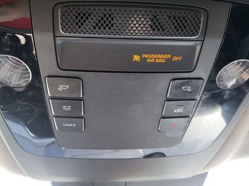 Used 2022 Kia Carnival EX FWD image 40