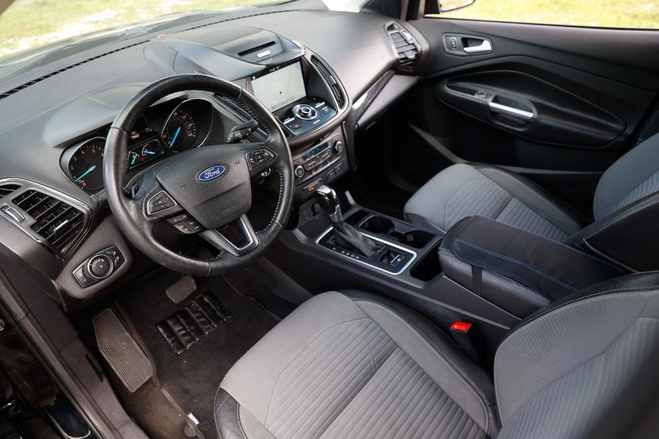 Used 2017 Ford Escape Titanium FWD image 4