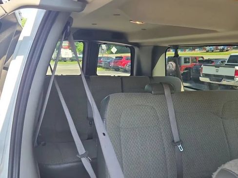 Used 2023 Chevrolet Express 3500 LT w/ LT Preferred Equipment Group RWD image 8