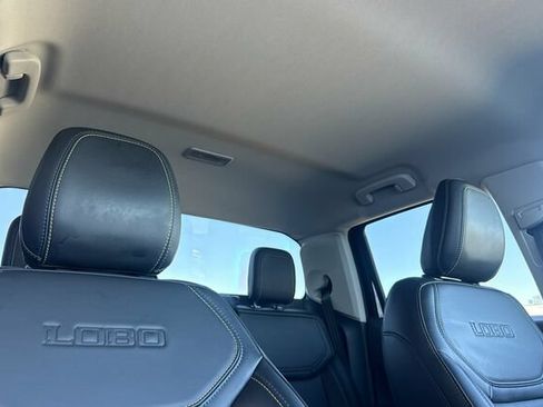 Used 2025 Ford Maverick Lobo AWD/4WD image 16