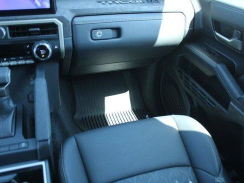 Certified 2025 Toyota Tacoma Limited AWD/4WD image 14