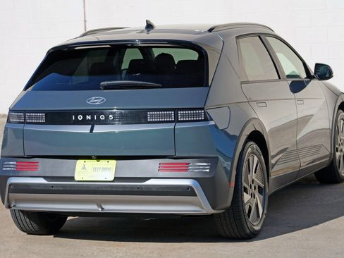 Used 2025 Hyundai Ioniq 5 SEL image 50