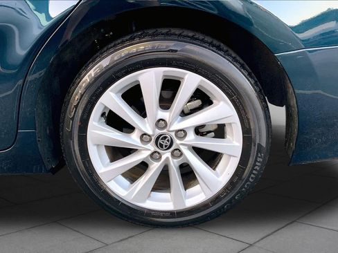 Used 2021 Toyota Camry LE FWD image 10