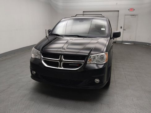 Used 2019 Dodge Grand Caravan SXT FWD image 15