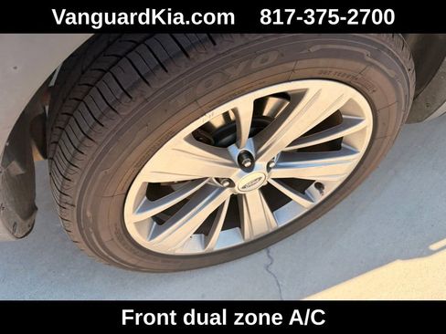 Used 2018 Ford Explorer Limited w/ Equipment Group 301A FWD image 10