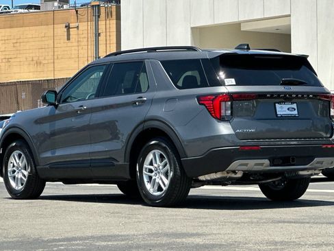 New 2026 Ford Explorer Active w/ Active Comfort Package RWD image 5