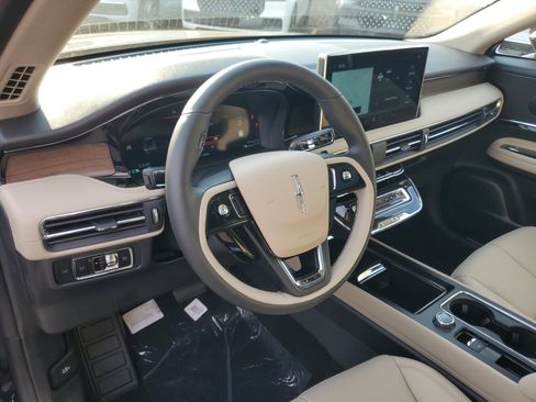 New 2026 Lincoln Corsair Reserve image 13