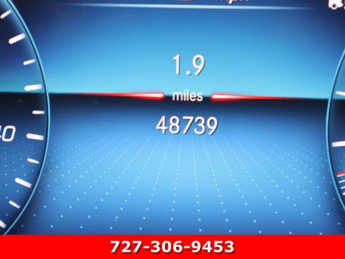 Used 2023 Mercedes-Benz GLB 250 4MATIC w/ Premium Package image 25