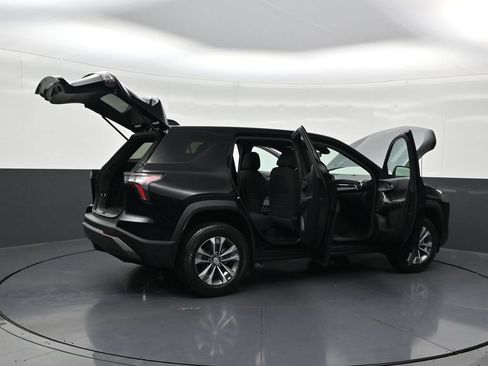 Used 2025 Chevrolet Equinox LT FWD image 33