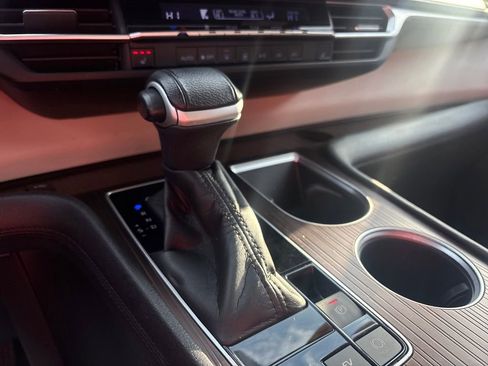 Used 2022 Toyota Sienna XLE image 24