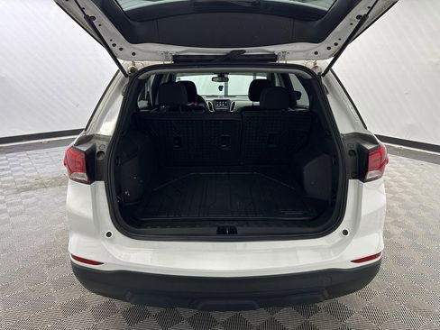 Used 2022 Chevrolet Equinox LS w/ LS Convenience Package FWD image 19
