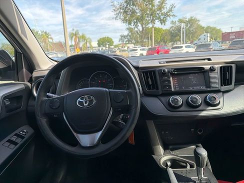 Used 2016 Toyota RAV4 LE image 12