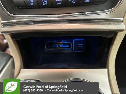 Used 2017 Jeep Grand Cherokee Laredo image 36