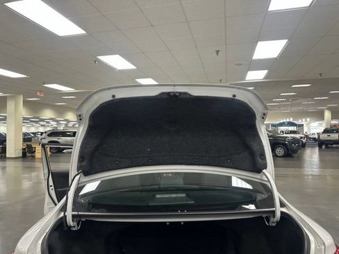 Used 2012 Toyota Camry SE FWD image 19
