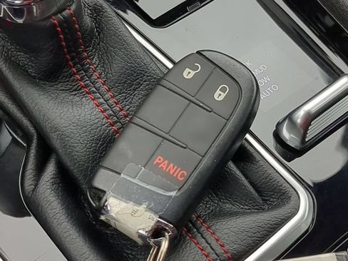 Used 2025 Jeep Compass Trailhawk AWD/4WD image 31
