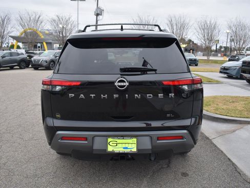 New 2026 Nissan Pathfinder SL w/ SL Premium Package image 8