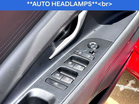 Used 2025 Hyundai Elantra SE image 14