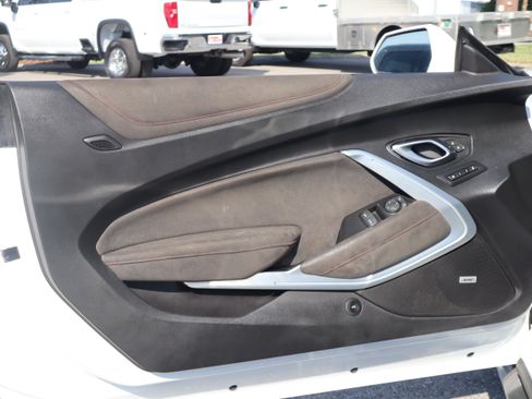 Used 2019 Chevrolet Camaro ZL1 RWD image 31