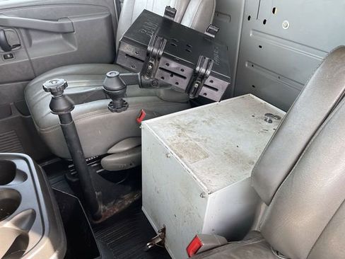 Used 2016 GMC Savana 2500 image 14