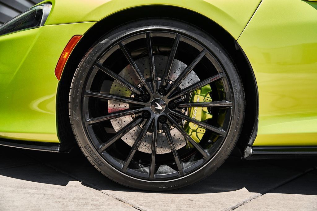 Used 2023 McLaren GT RWD image 3