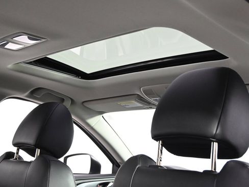 Used 2023 MAZDA CX-9 Touring image 17