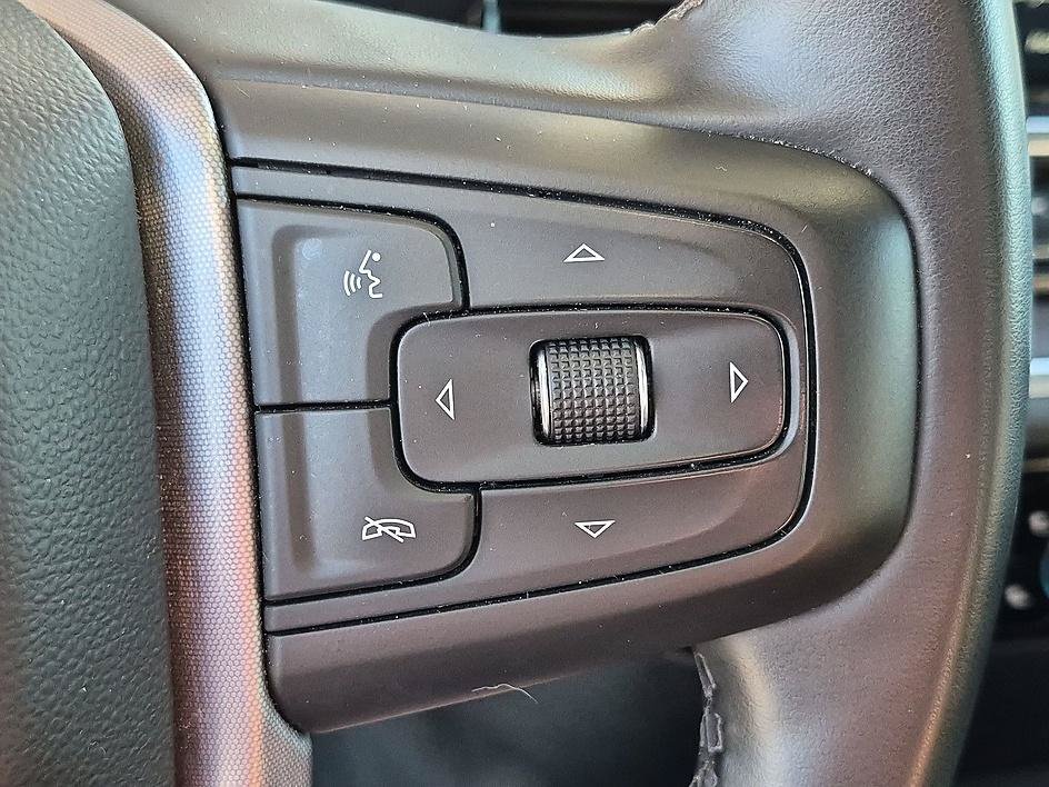 Used 2025 GMC Sierra 1500 SLT AWD/4WD image 17