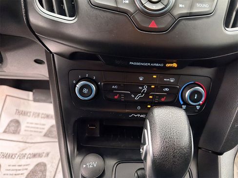 Used 2018 Ford Focus SE w/ Cold Weather Package image 21