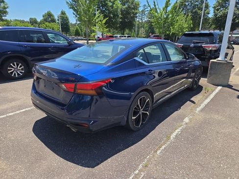 Used 2024 Nissan Altima 2.5 SR FWD image 3