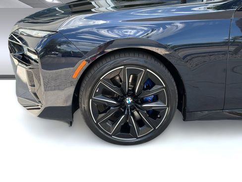 Used 2023 BMW 760i xDrive w/ Executive Package AWD/4WD image 12
