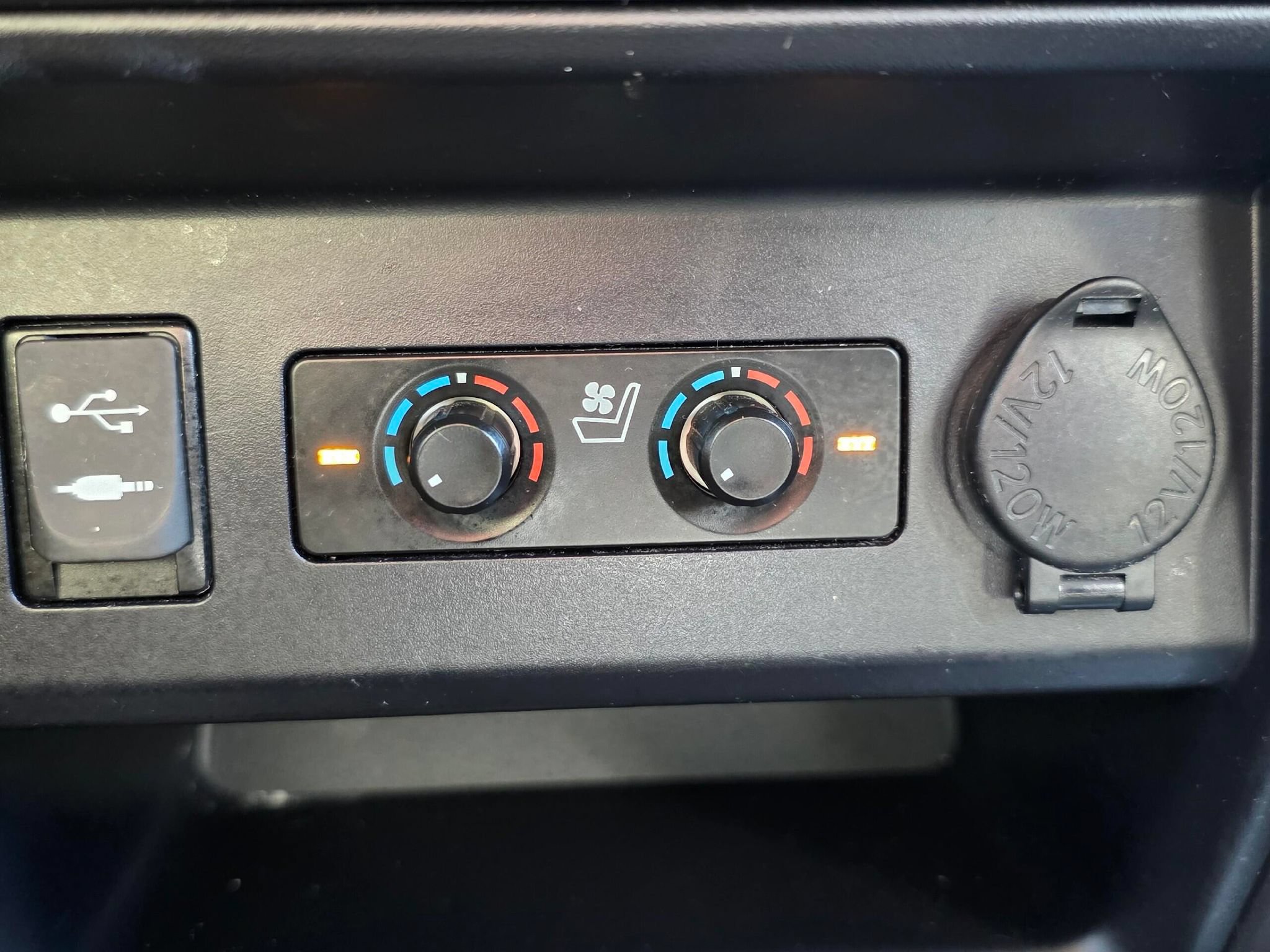 Used 2014 Toyota 4Runner Limited AWD/4WD image 16