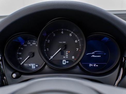 Certified 2025 Porsche Macan image 22